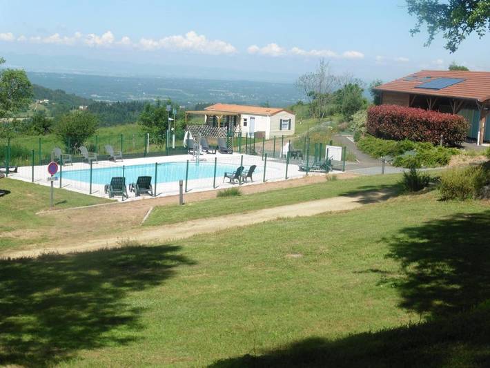 Camping pour 5 personnes, avec Terrasse et Jardin ainsi que Piscine et Vue
