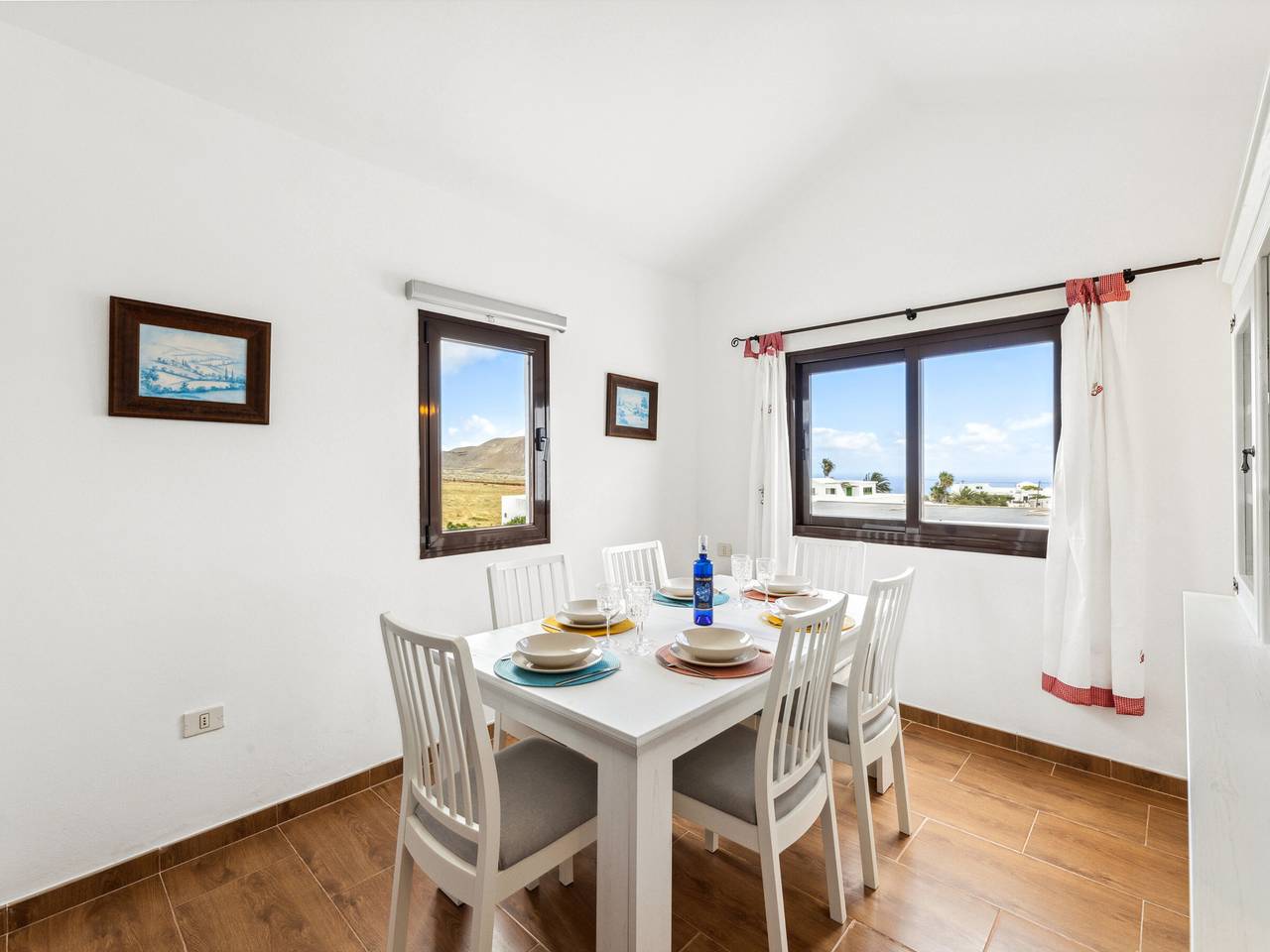 Villa spacieuse et lumineuse à Costa Teguise avec piscine privée chauffée in El Mojón (Lanzarote), Teguise
