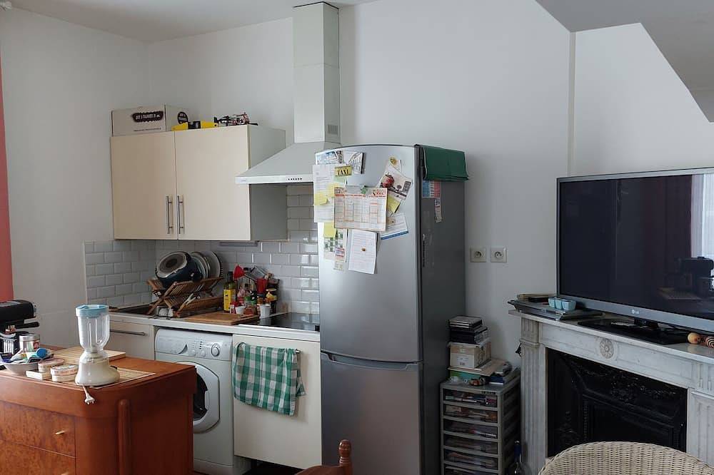 Entire apartment, Apparently not overlooked Very quiet and bright in Vitry-sur-Seine, Val-de-Marne