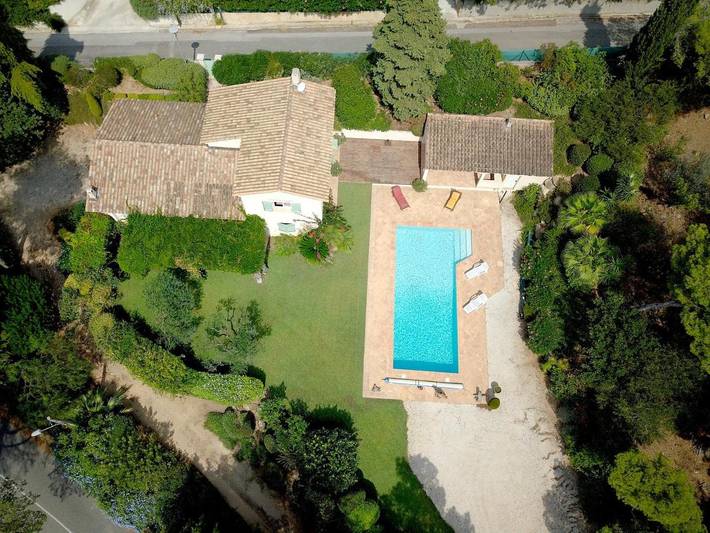 Villa pour 9 personnes, avec vue ainsi que piscine et jardin, animaux acceptés à Carqueiranne - 2
