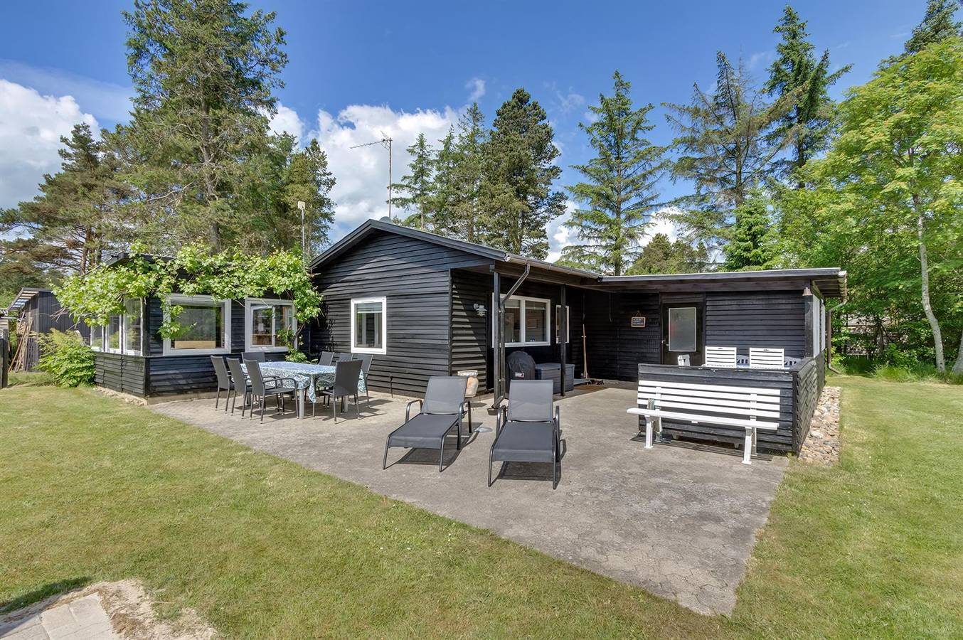 Awesome home in Hals w/ Wifi and 2 Bedrooms in Hou, Aalborg Kommune