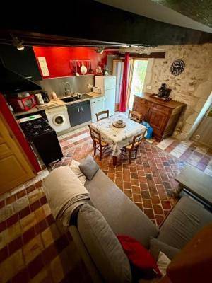 Location de vacances pour 3 personnes, avec piscine ainsi que jardin et vue, animaux acceptés à Pleumartin - 2