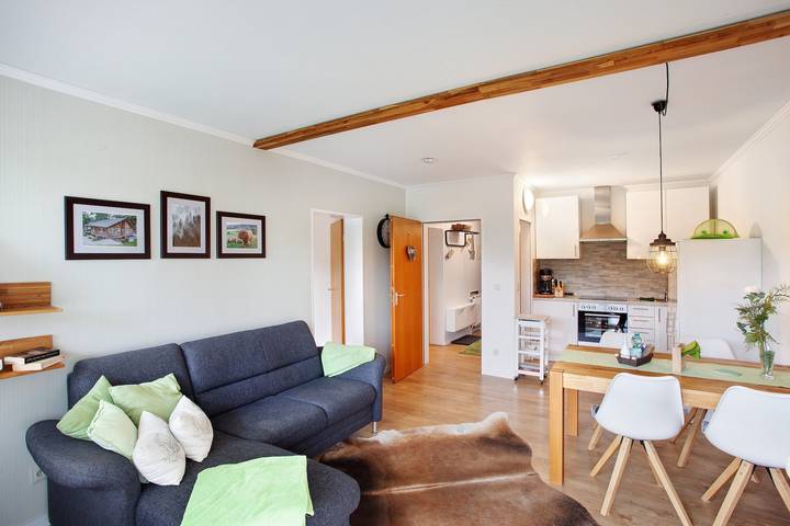 Ganze Wohnung, Ferienwohnung 'Kleine Auszeit' mit Gemeinschaftsgarten, Balkon und Wlan in Brilon, die Mittelgebirge