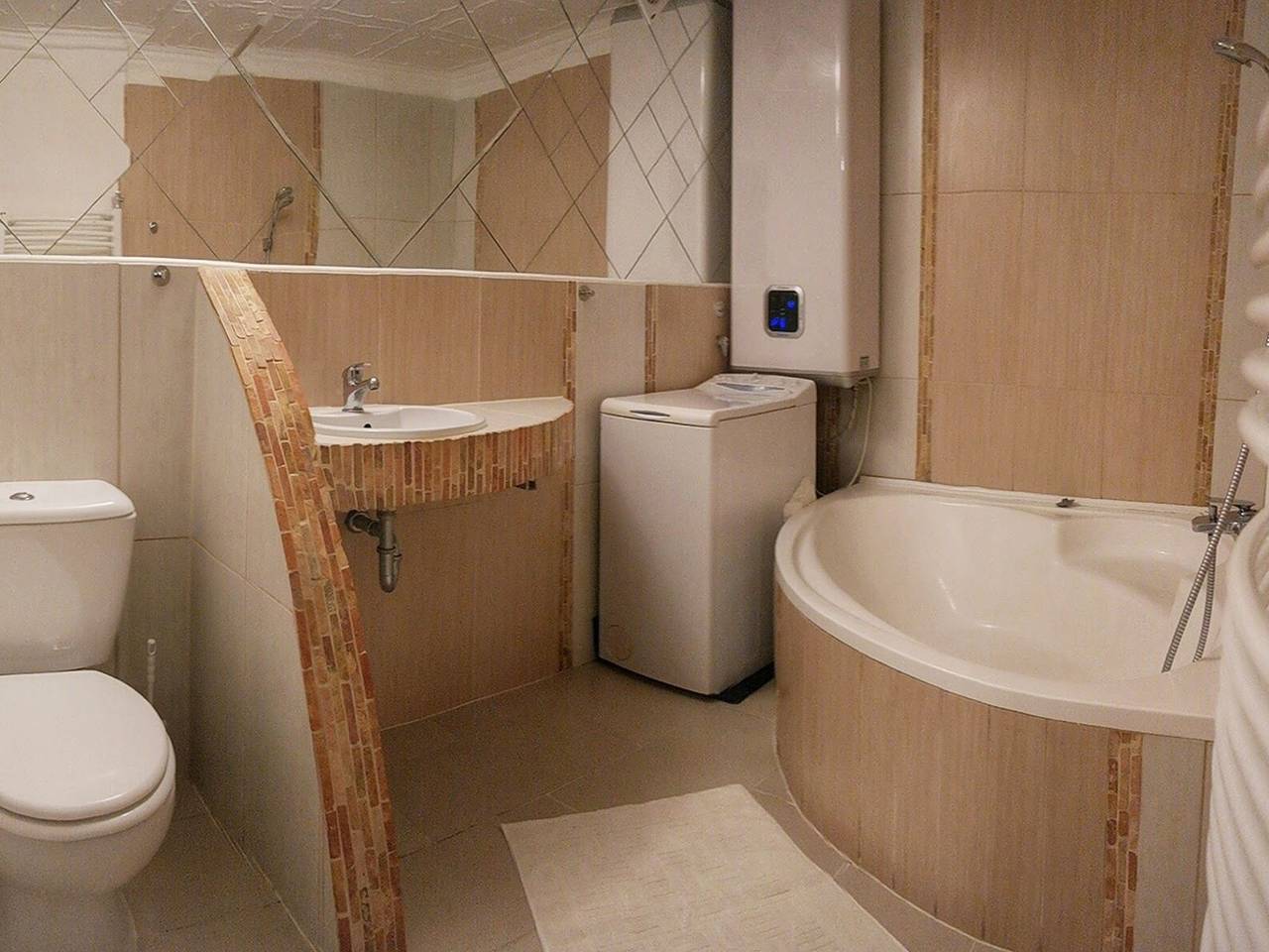 Apartamento entero, Moderne Ferienwohnung in Ujlipotvaros mit Garten in Budapest, Közép-Magyarország