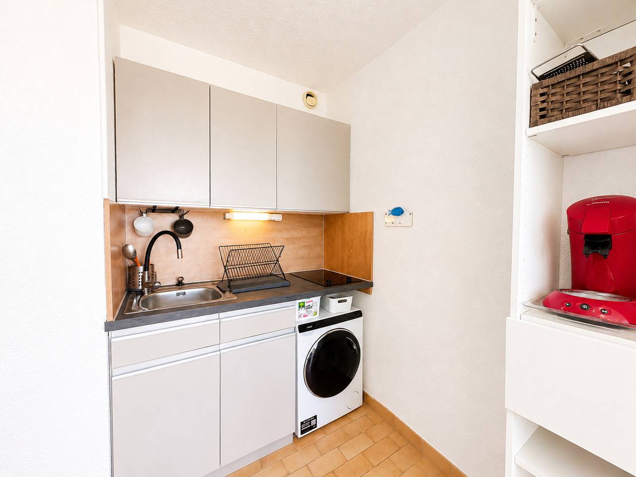 Apartamento entero, Estudio cabina frente a la playa, parking - 2 pers. in Sete, Costa mediterránea (Francia)