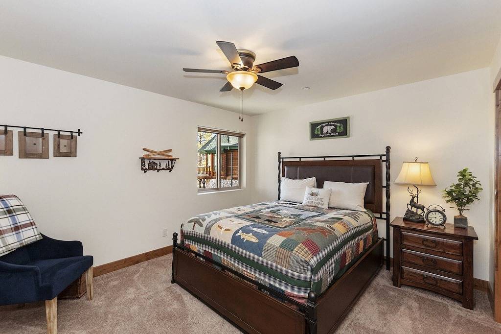 Log Cabin for 16 People in Snow Summit, Big Bear Lake