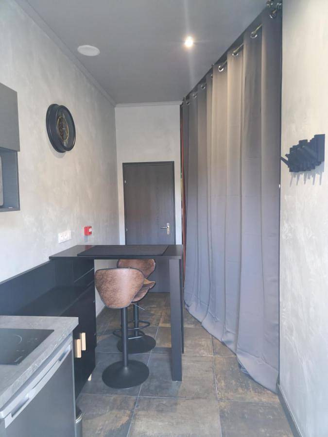 Appartement entier, One-Bedroom Apartment in Chaumuzy, Parc naturel régional de la Montagne de Reims
