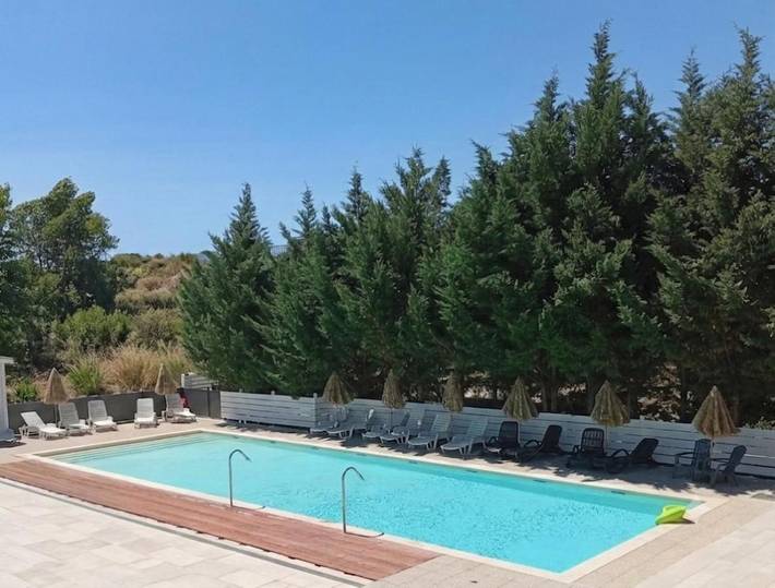Location de vacances pour 5 personnes, avec terrasse et vue ainsi que bassin pour enfant et piscine à Saint-Just-d'Ardèche - 2
