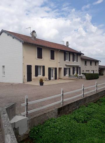 Gîte pour 8 personnes, avec jardin et terrasse dans Maizey