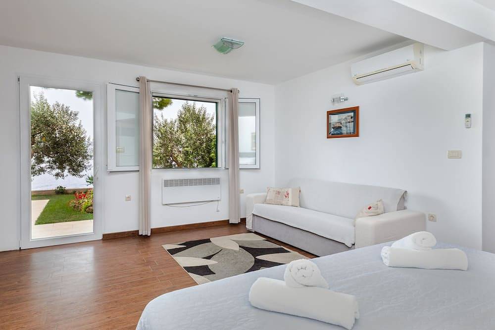 Villa on the beach with private pool in Mimice, Split-Dalmatia