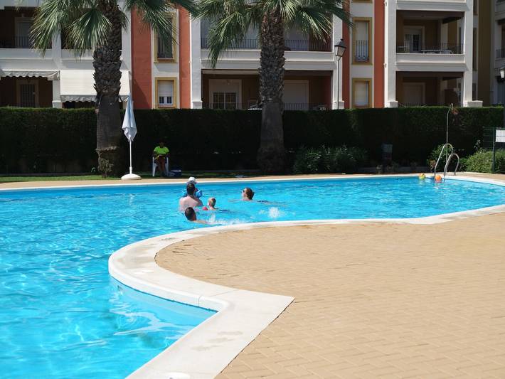 Casa de férias para 4 pessoas, com terraço e piscina em Isla Canela
