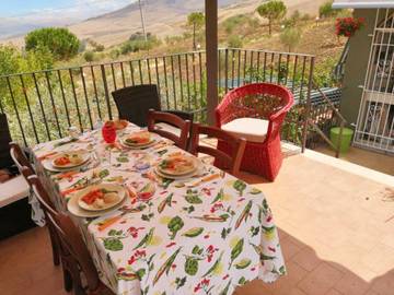 Gîte pour 4 personnes, avec terrasse et jardin à Lercara Friddi