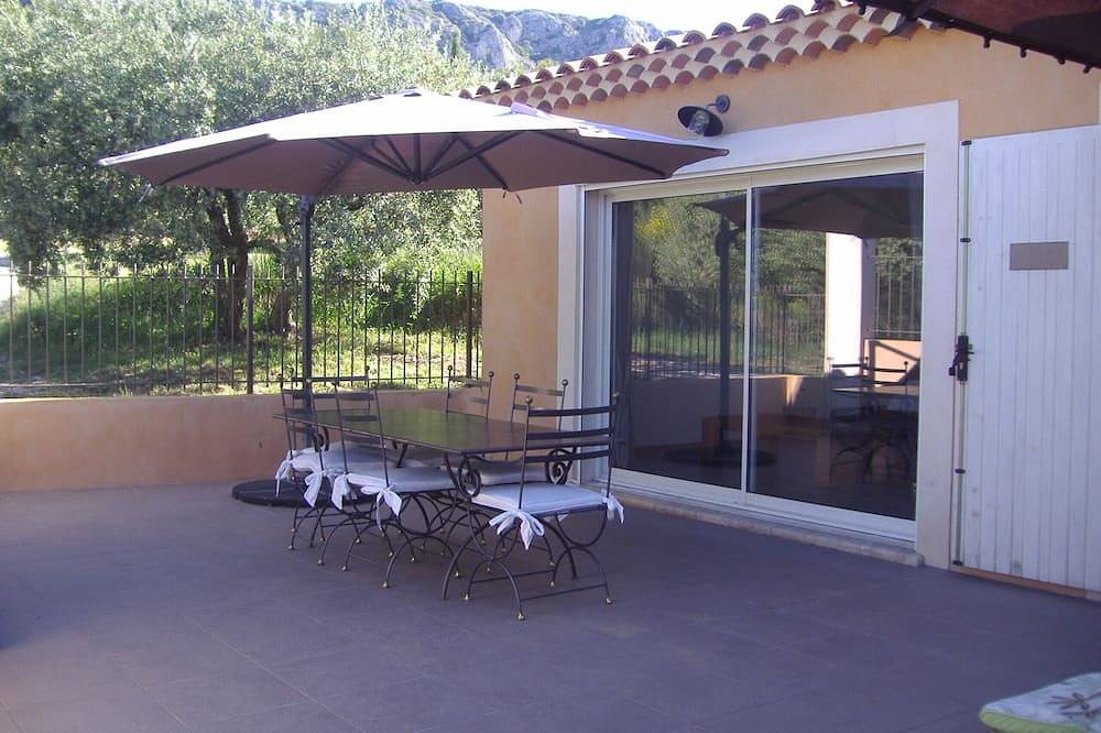 Appartement entier, Luberon Petit Coin De Paradis- speciale reduction juin/juillet in Mérindol, Parc naturel régional du Luberon