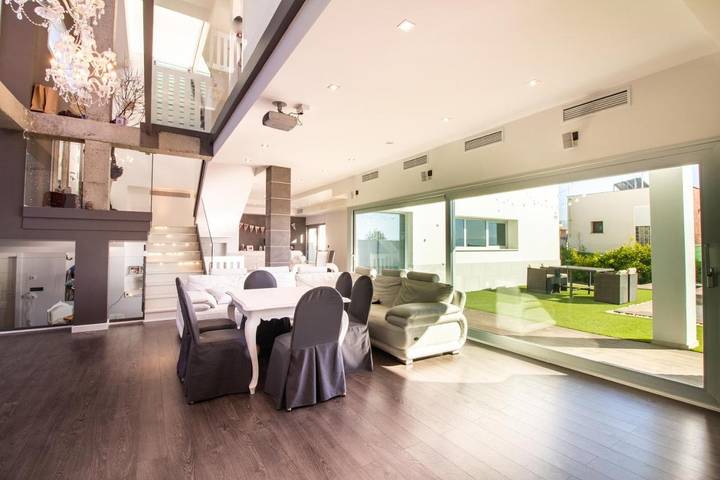 Casa rural para 10 personas, con piscina además de terraza y jardín en Atarfe - 2