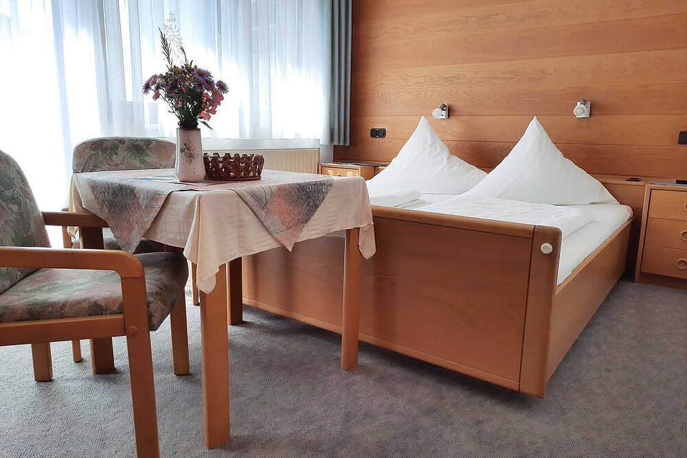 Café-Pension Krems - Doppelzimmer in Waischenfeld, Frankenalb