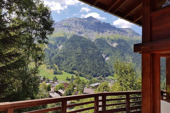 Chalet familial d'architecte - superbe vue sur le Mont Joly - à 2 km des pistes in Les Contamines-Montjoie, Pays du Mont-Blanc