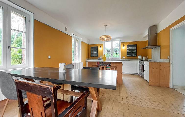 Appartement confortable avec jardin, WiFi et parking à 2 km de la plage du Tilleul in Étretat, Région du Havre