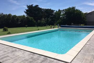 Gîte pour 4 personnes, avec jardin et terrasse à Sernhac