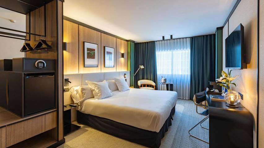 Hôtel pour 3 personnes, avec sauna et piscine ainsi que vue et terrasse, animaux acceptés