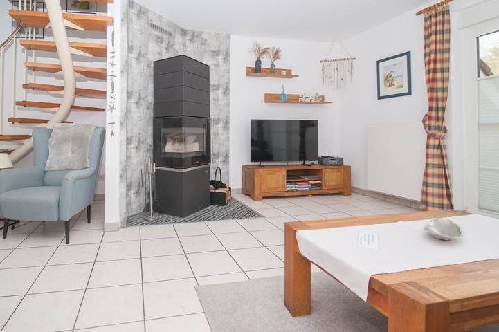 Ferienhaus für 4 Personen, mit Terrasse und Garten in Greetsiel - 2