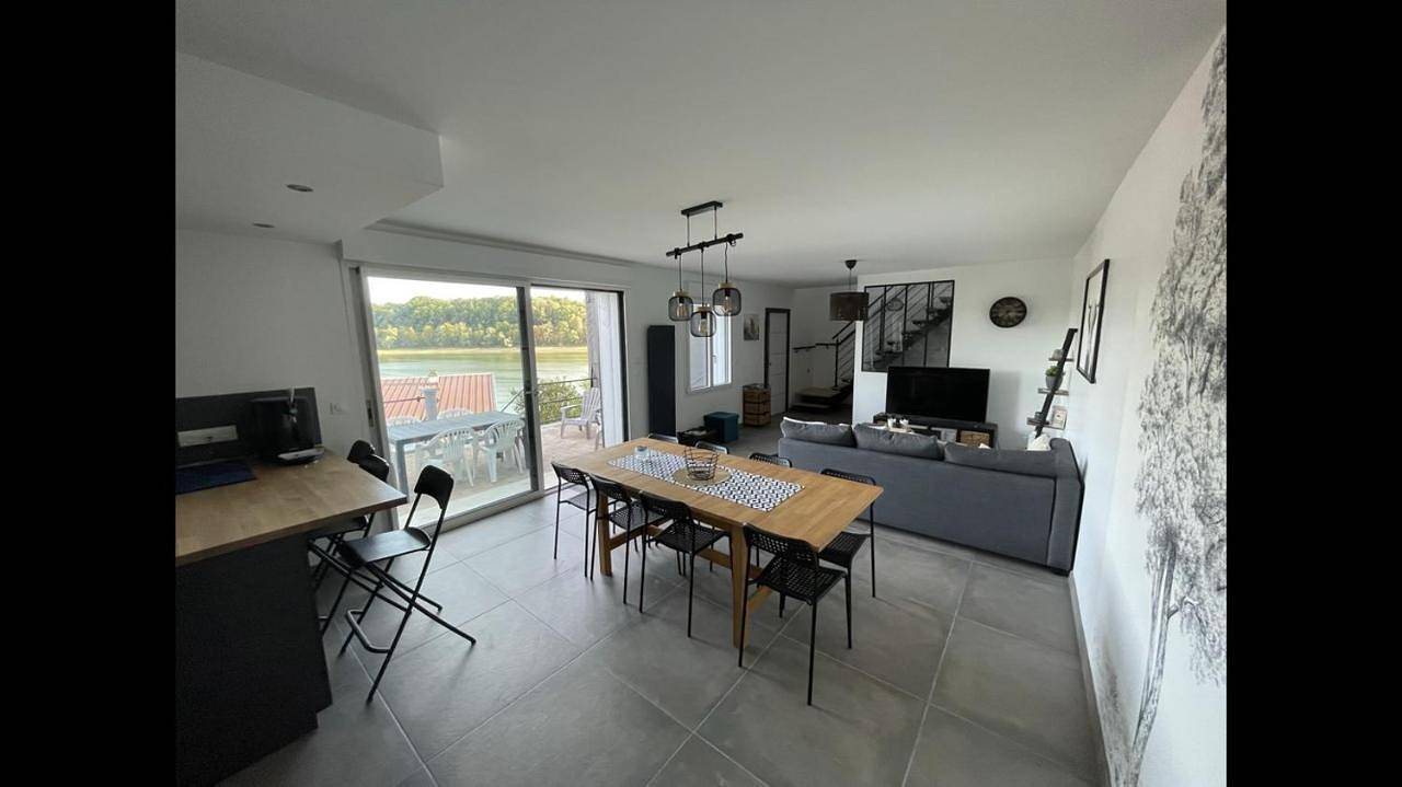 Cottage chaleureux avec vue sur lac in Changey, Haute-Marne