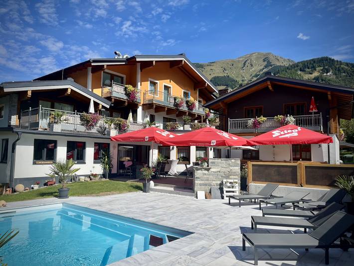 Ferienwohnung für 4 Personen, mit Balkon und Terrasse sowie Garten und Sauna im Salzburger Land