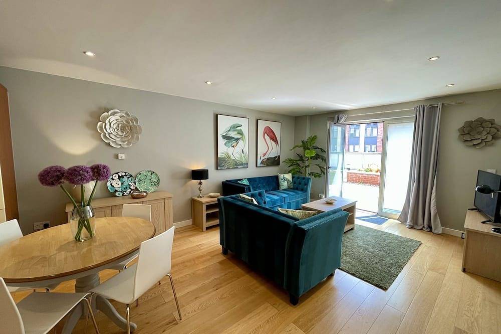 Apartment for 4 People in Leamington Spa, Heart of England