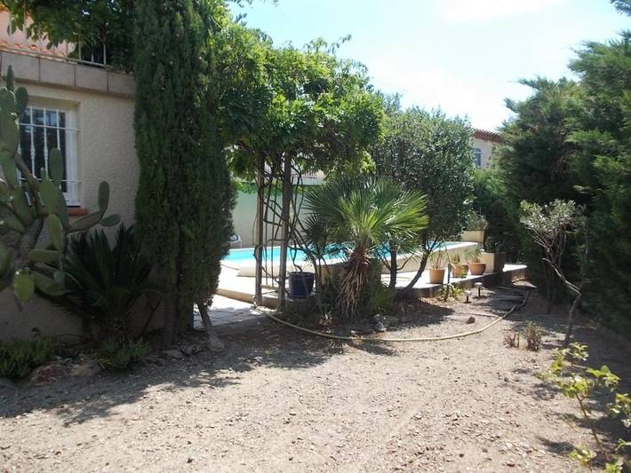 Casa rural para 17 personas, con Terraza y Jardín además de Piscina y Vistas en Espolla - 3