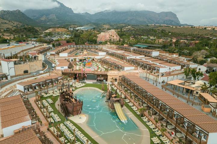Resort para 5 pessoas, com Terraço e Jardim e ainda Piscina em Benidorm