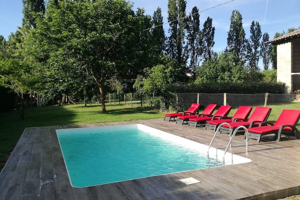 Maison clôturée climatisé près de St Emilion avec jardin et piscine privative in Tayac, Région de Libourne