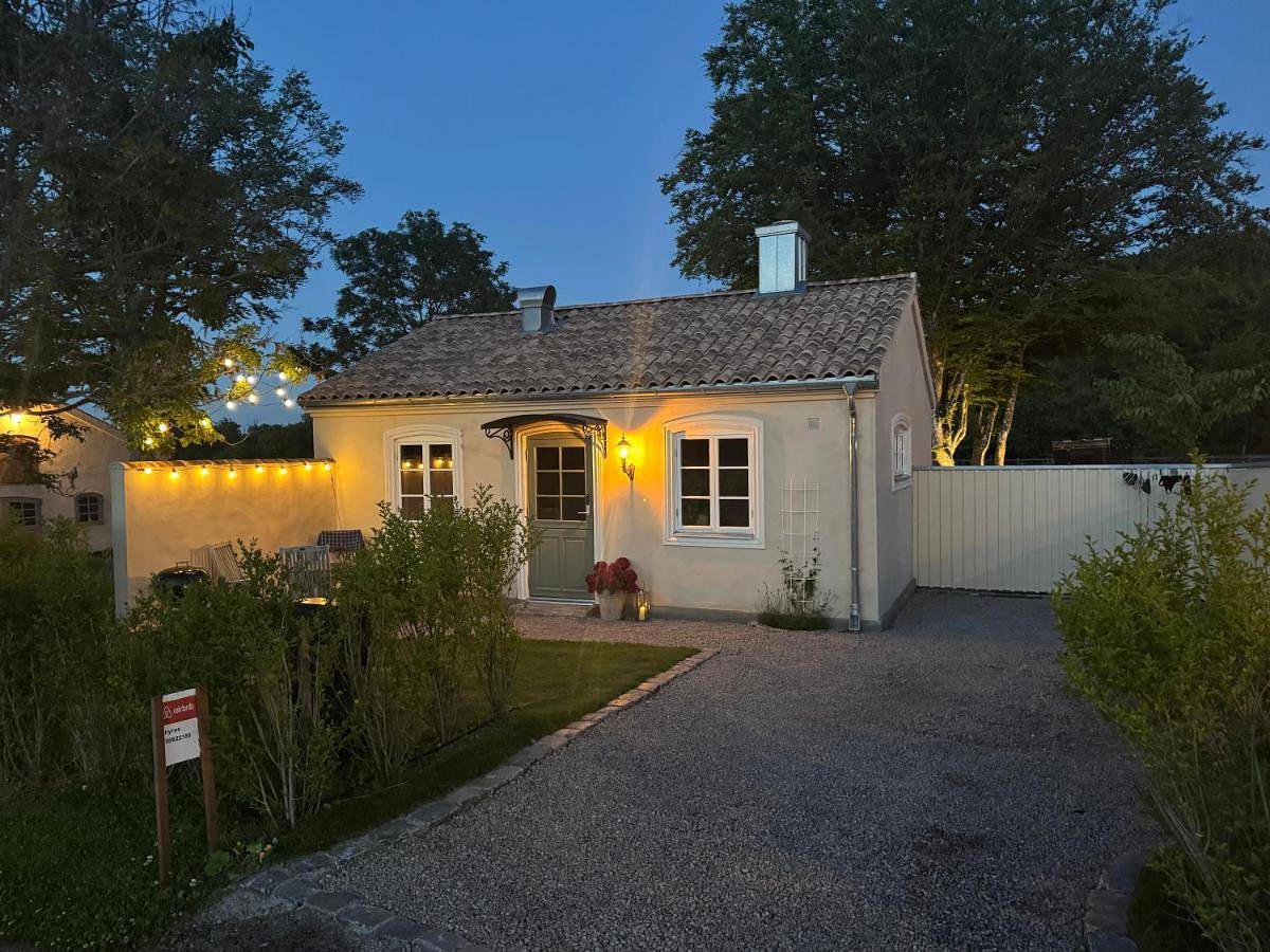 Newly Built Guesthouse Near Coast & Golf in Bastad, Bjärehalvön