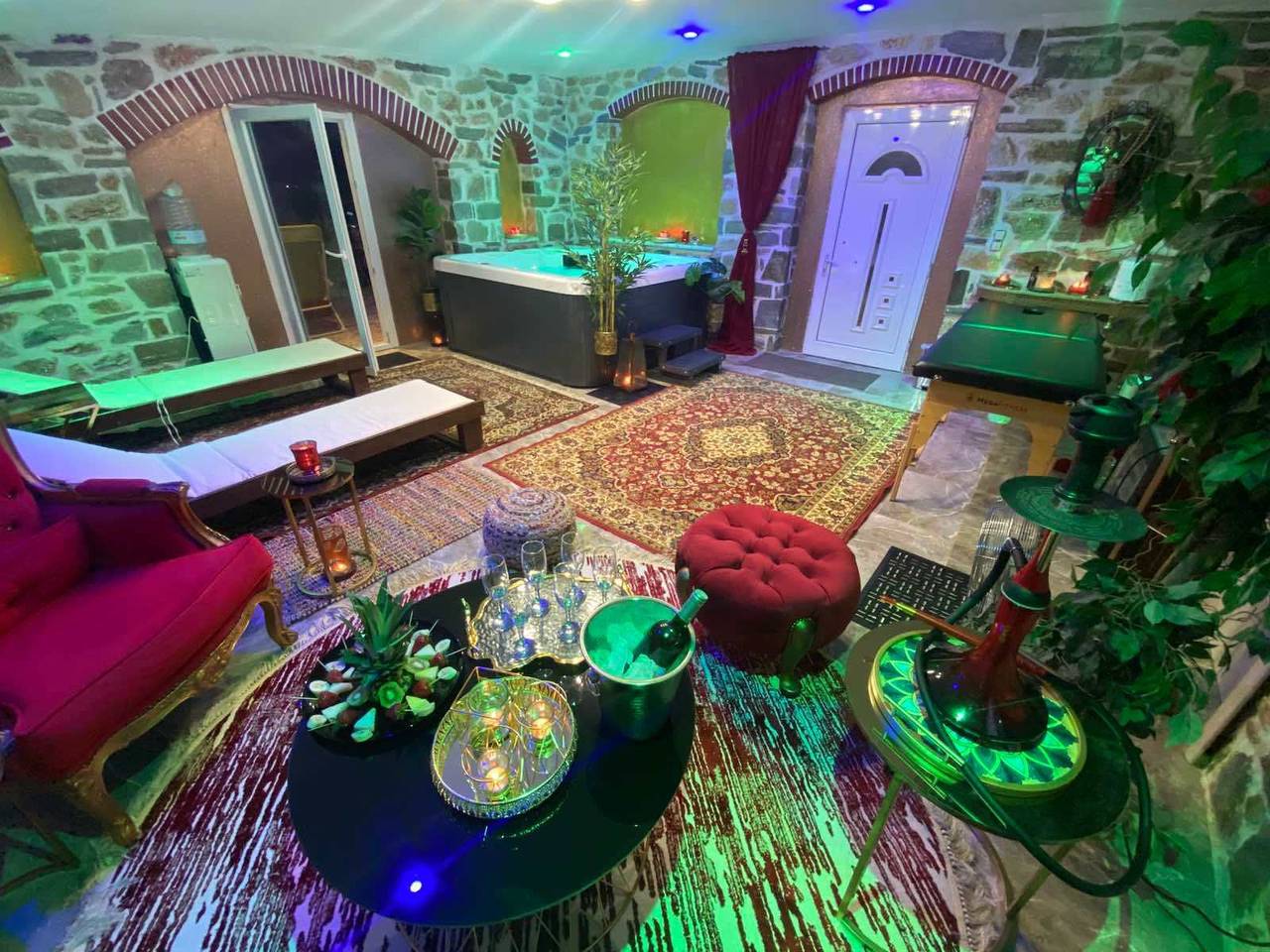 Ganze Wohnung, Giorgos Suite - Jacuzzi Hideaway in Lydia, Kavala in Kavala Region