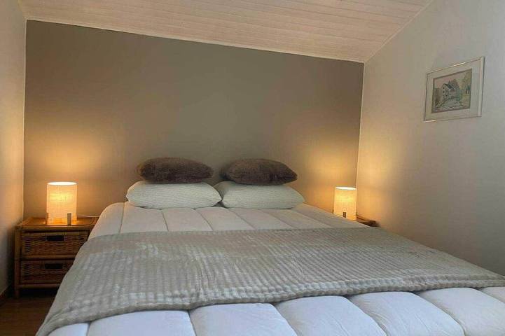 Gîte pour 4 personnes, avec jardin ainsi que terrasse et piscine à Yvoir - 3
