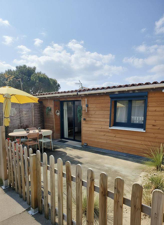 Gîte pour 4 personnes, avec terrasse à Virsac