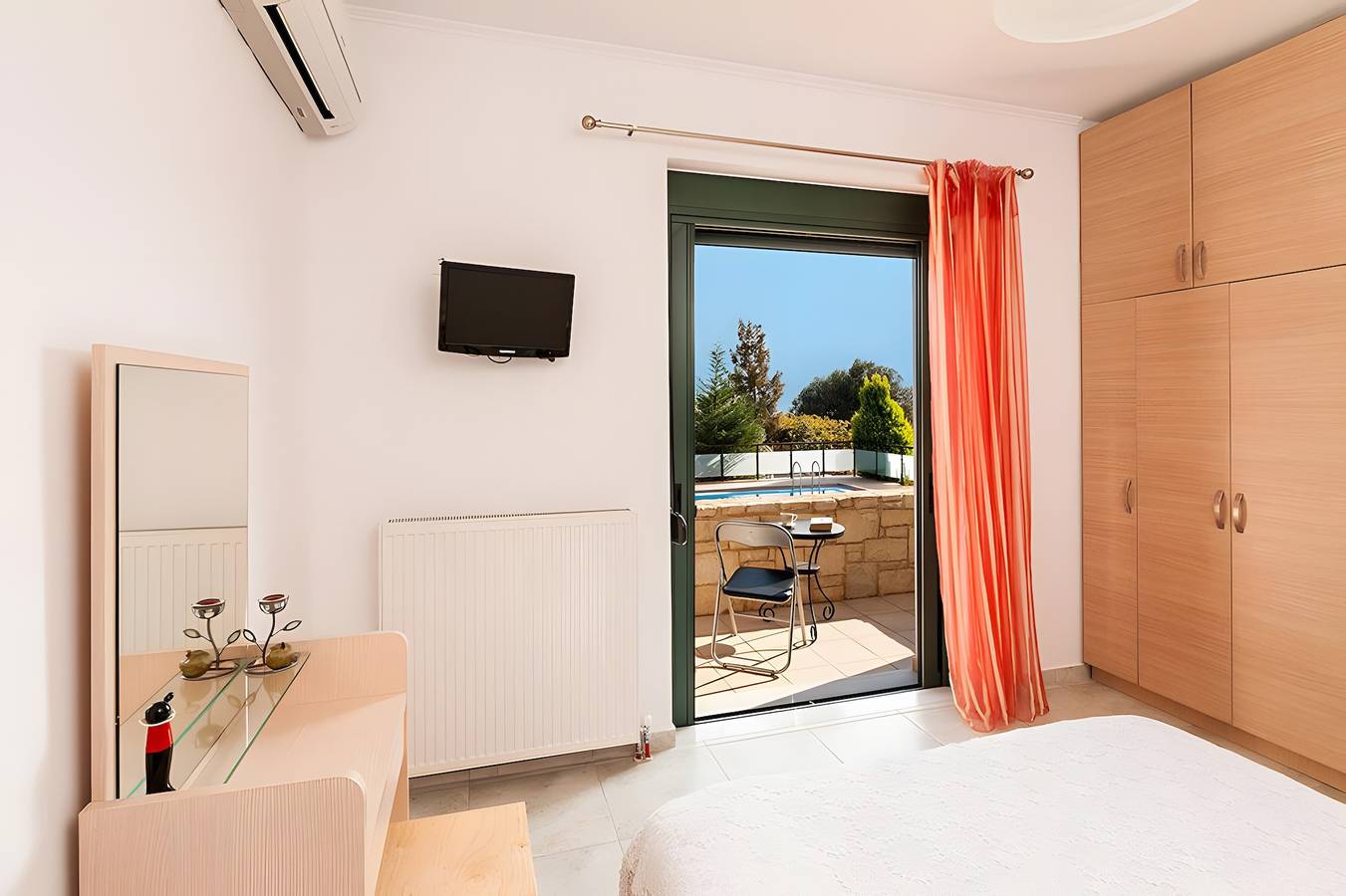 Villa Renata with Private Pool, Mountain View, Wi-Fi and Air Conditioning in Chania Området
