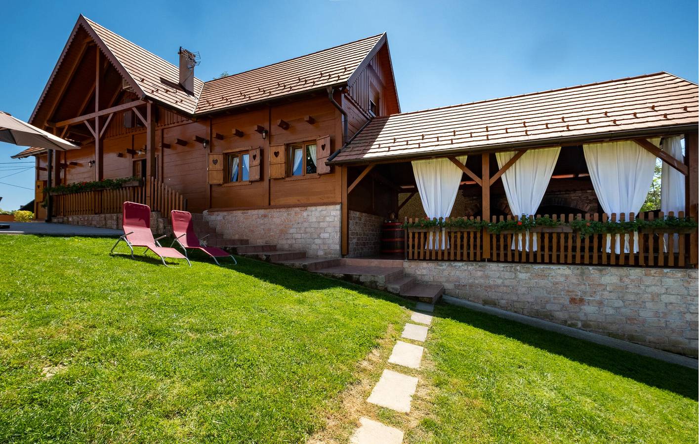 Gemütliche 154 m² große Wohnung mit Pool, WLAN, Küche und Parkplatz in Zagreb und Umgebung