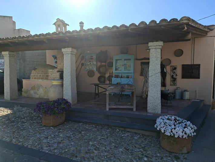 Gîte pour 4 personnes, avec Balcon et Terrasse ainsi que Jardin et Vue à San Nicolò d'Arcidano - 3