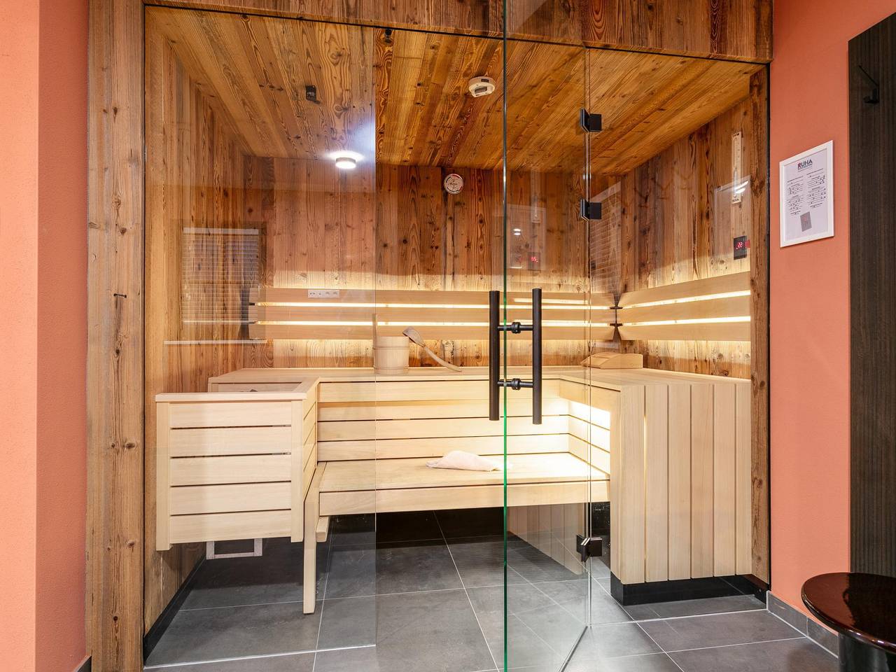 Luxus-Lodge mit Privatsauna bei Flachau
 in Eben im Pongau, Tennengau