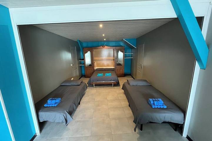 Superb 21 person house with spa, swimming pool, billiards, darts and table tennis. in Saint-Martin-de-Seignanx, Côte d’Argent