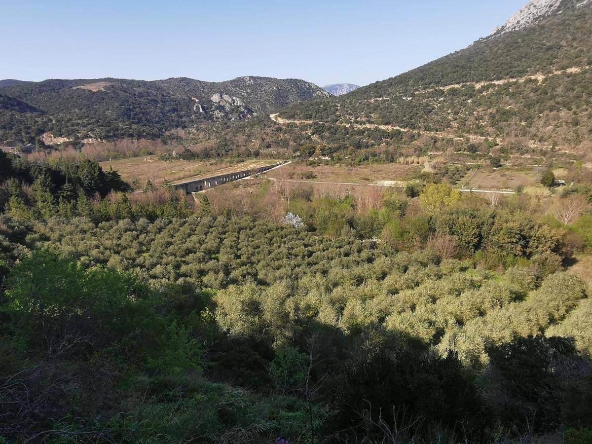Le dôme géodésique in Ansignan, Parc naturel régional Corbières-Fenouillèdes
