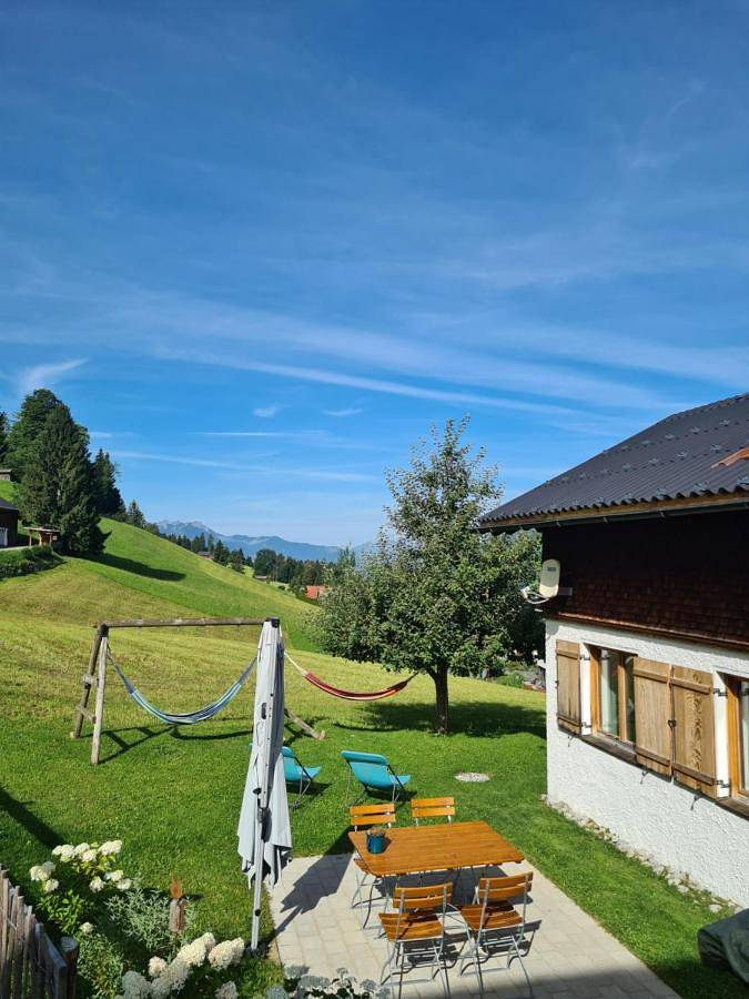 Ferienwohnung für 4 Personen, mit Terrasse und Garten sowie Ausblick in Raggal - 2