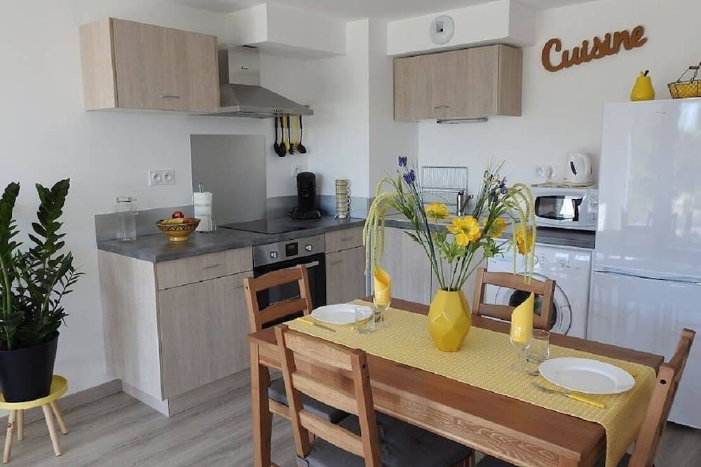 Appartement entier, Appartement situé au rez de chaussée d'une petite résidence en comportant quatre in Jonzac, Région de Jonzac