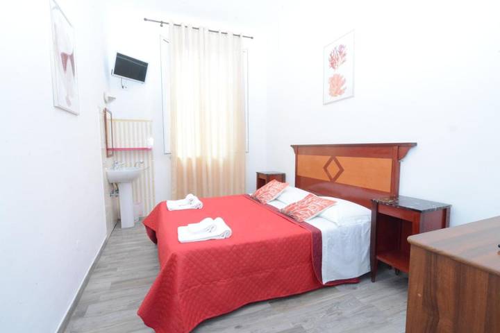 Hôtel pour 2 personnes, avec vue à Follonica - 4