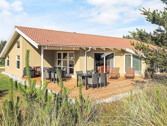 Ferienhaus für 10 Personen, mit Whirlpool und Pool sowie Terrasse und Sauna in Klitmøller - 2