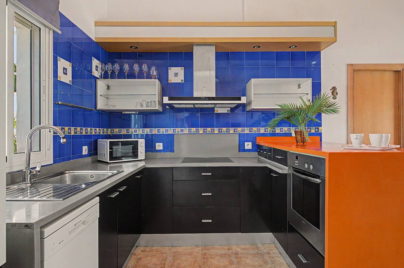 Villa 'Rubén' con jardín privado, Wi-Fi y aire acondicionado in Conil de la Frontera, Costa de la Luz