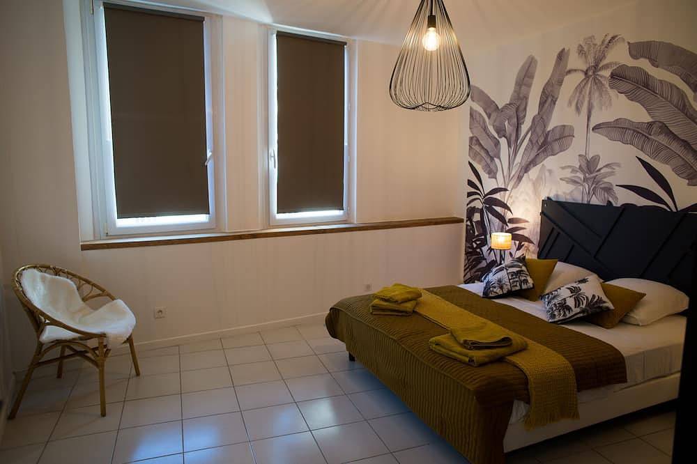Appartement entier, Loft en duplex de 150m2 avec immense terrasse, jacuzzi en plein coeur d'Avignon in Avignon, Vaucluse