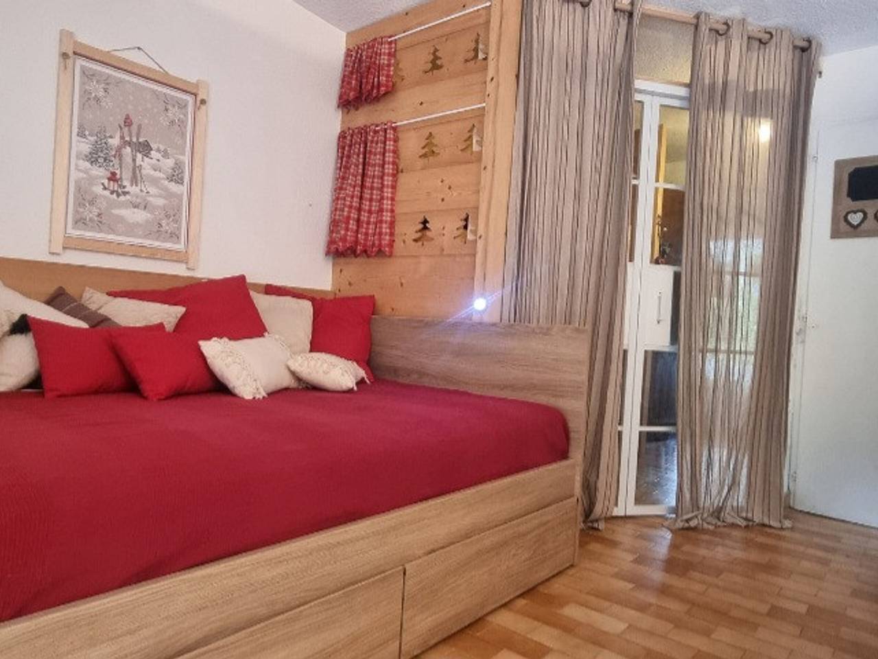 Studio entier, Appartement cosy avec Wifi à l'orée du bois in Samoëns, Région de Bonneville