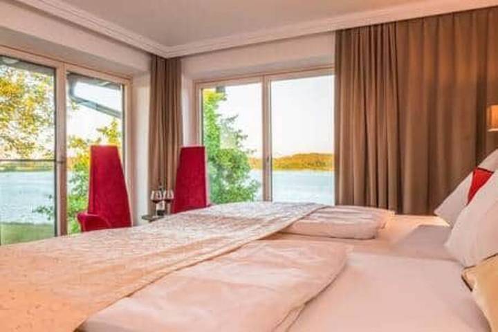 Lakeview Retreat direkt am See in Bad Endorf, Chiemsee