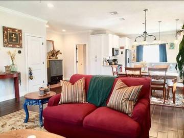 Vacation House for 7 Guests in Lake Charles, Louisiana, Picture 2