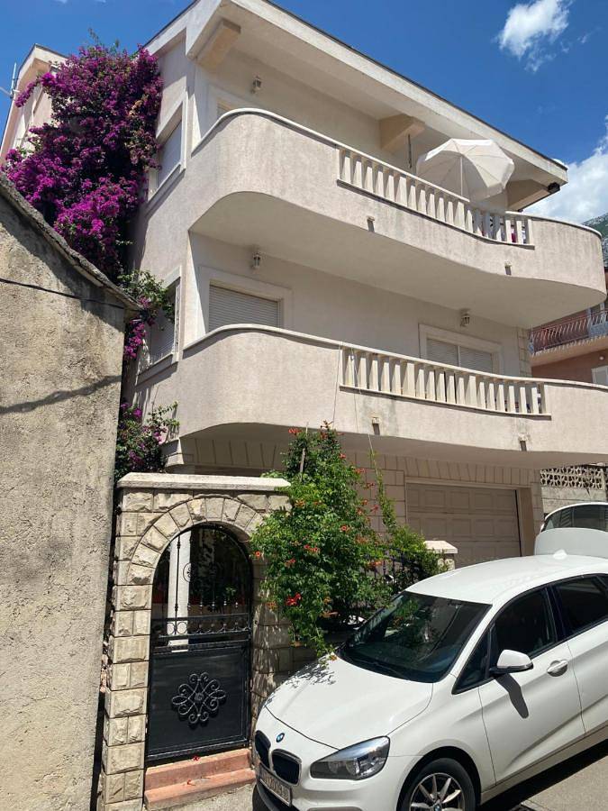 Maison d’hôte pour 4 personnes, avec jardin et balcon à Makarska